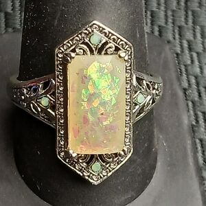 Elegant Opal and Silver High Quality Fashion Ring